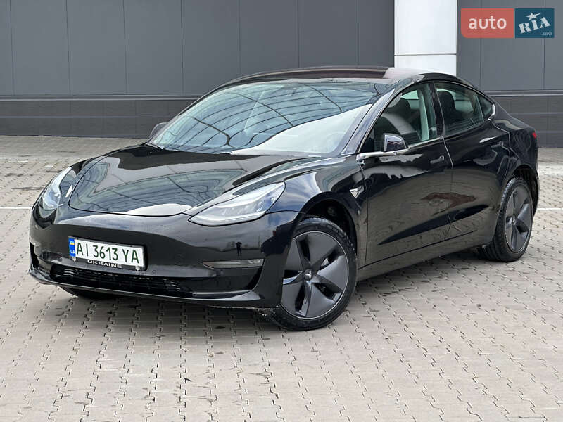 Tesla Model 3 (2019)
