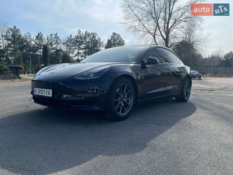 Tesla Model 3 (2021)