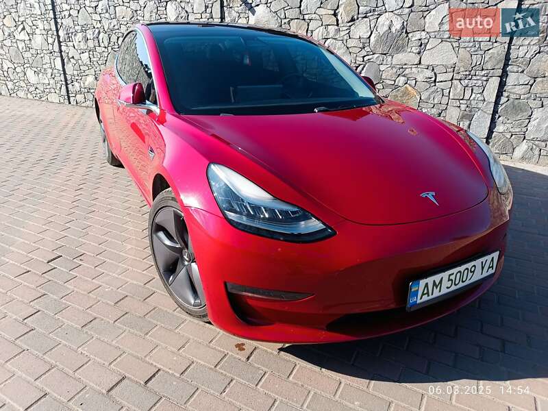 Tesla Model 3 (2018)