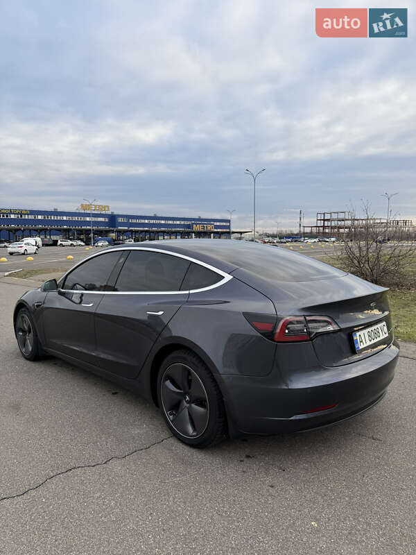 Tesla Model 3 (2019)