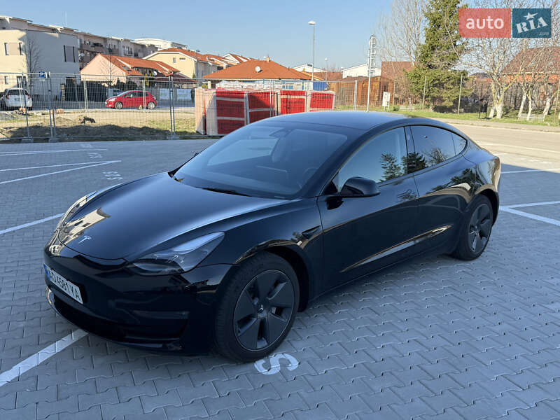 Tesla Model 3 (2022)