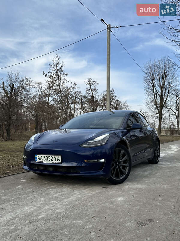 Tesla Model 3 (2018)