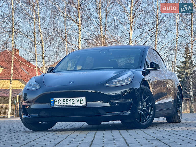 Tesla Model 3 (2018)