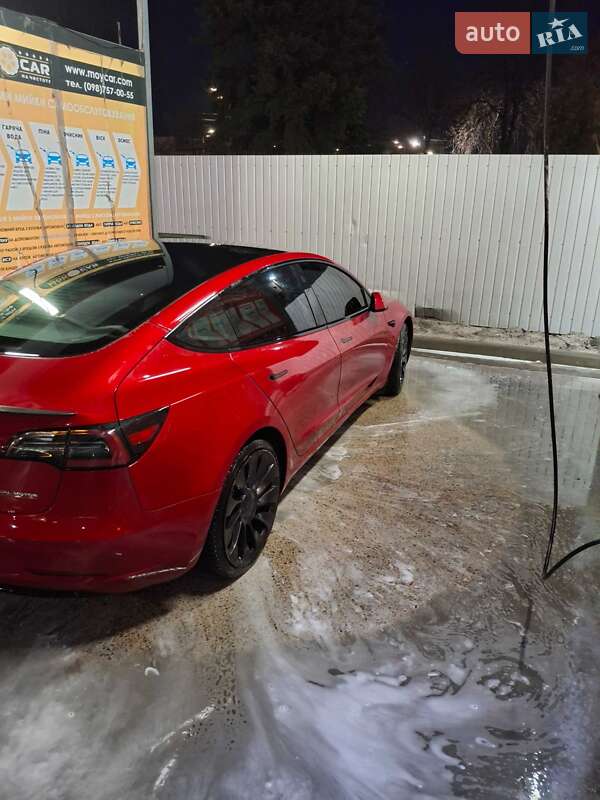 Tesla Model 3 (2021)