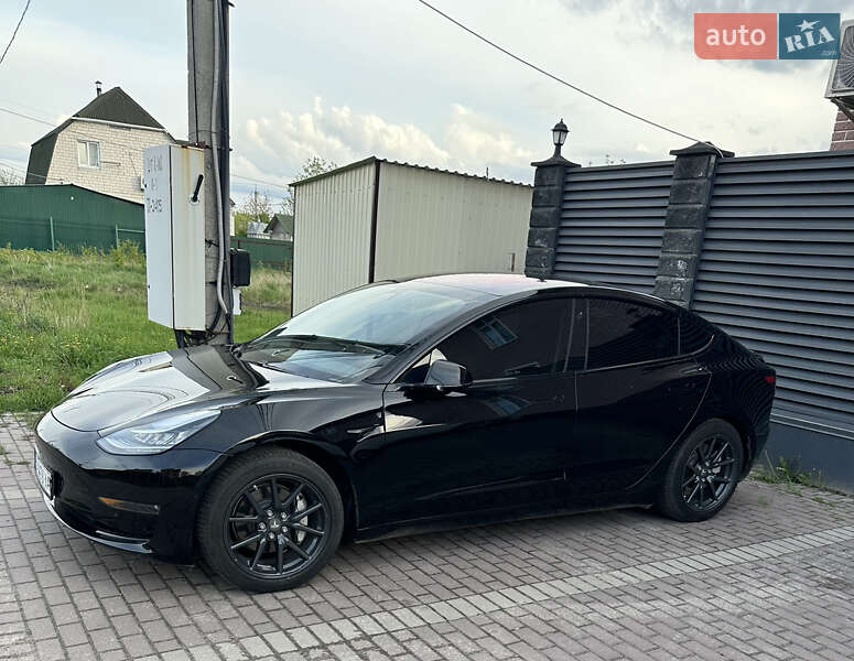 Tesla Model 3 (2018)