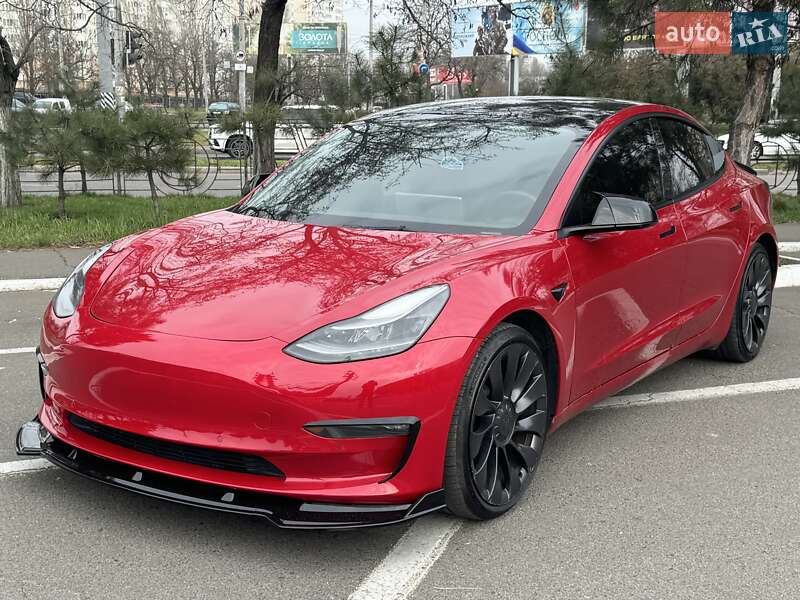 Tesla Model 3 (2022)