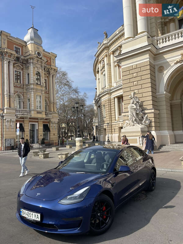 Tesla Model 3 (2023)