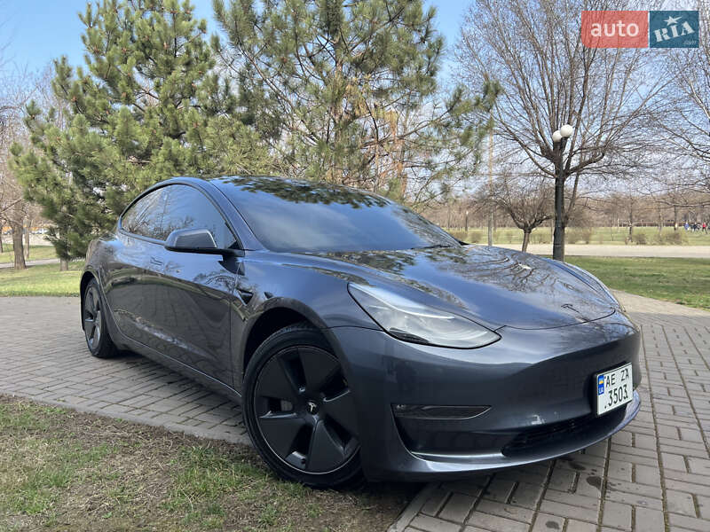 Tesla Model 3 (2022)