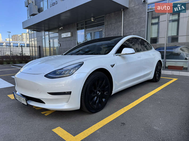 Tesla Model 3 (2020)