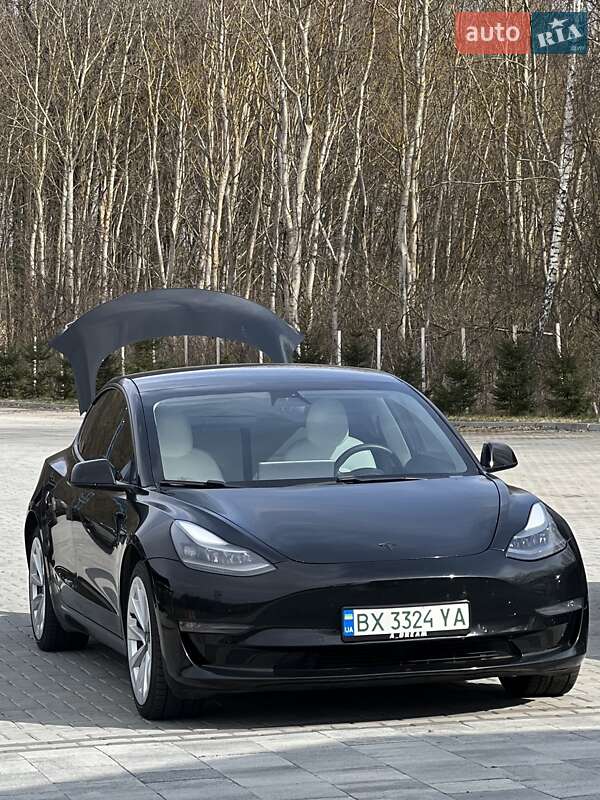 Tesla Model 3 (2021)