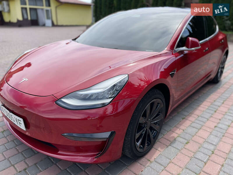 Tesla Model 3 (2018)