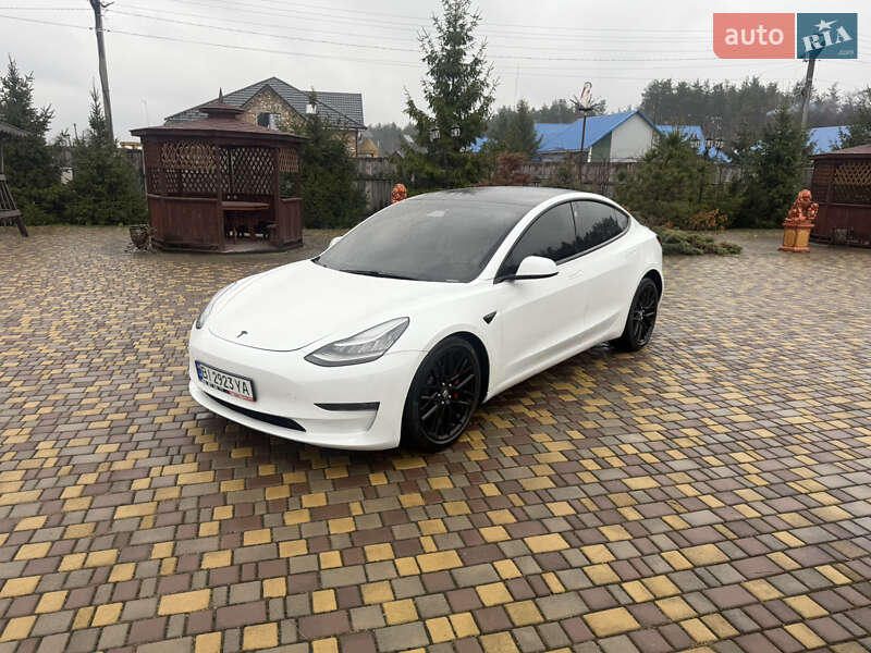 Tesla Model 3 (2020)