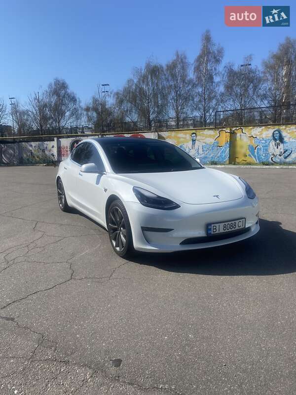 Tesla Model 3 (2020)