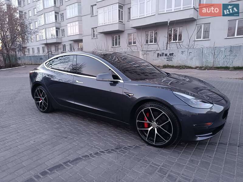 Tesla Model 3 (2018)