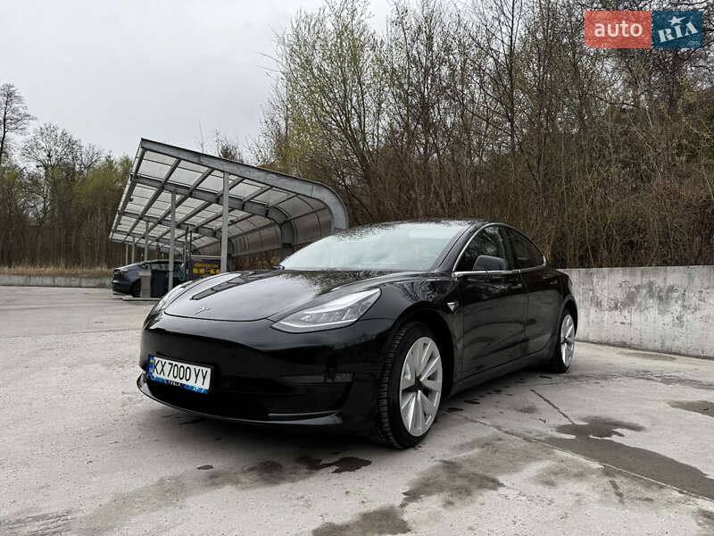 Tesla Model 3 (2018)