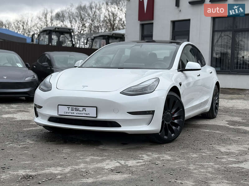 Tesla Model 3 (2022)