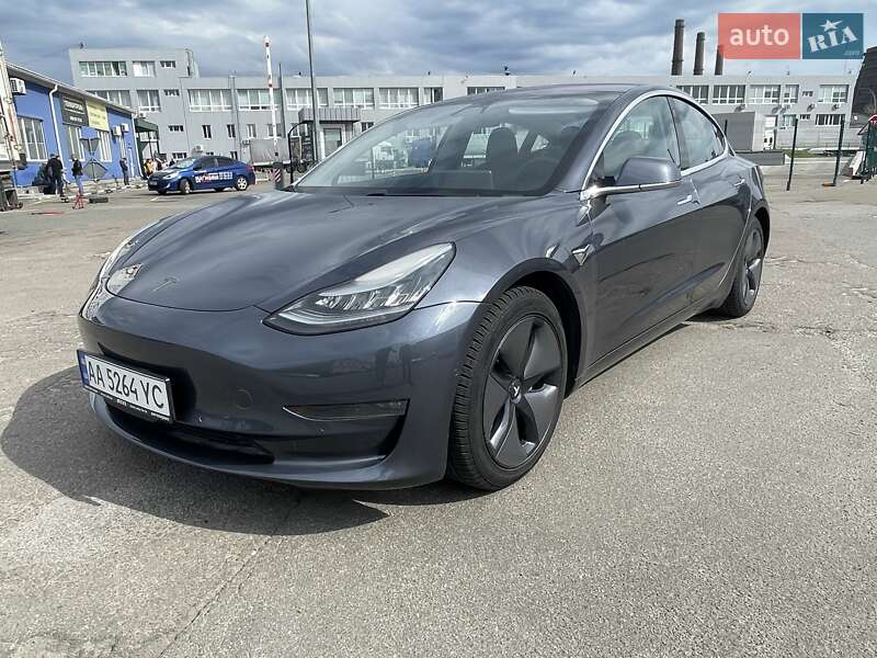 Tesla Model 3 (2018)