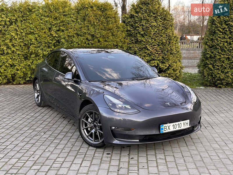 Tesla Model 3 (2021)
