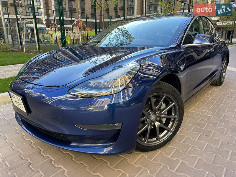 Tesla Model 3 (2018)
