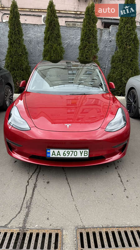 Tesla Model 3 (2021)