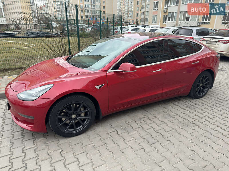 Tesla Model 3 (2018)