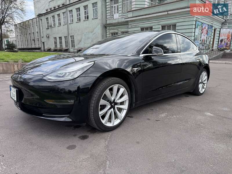 Tesla Model 3 (2018)