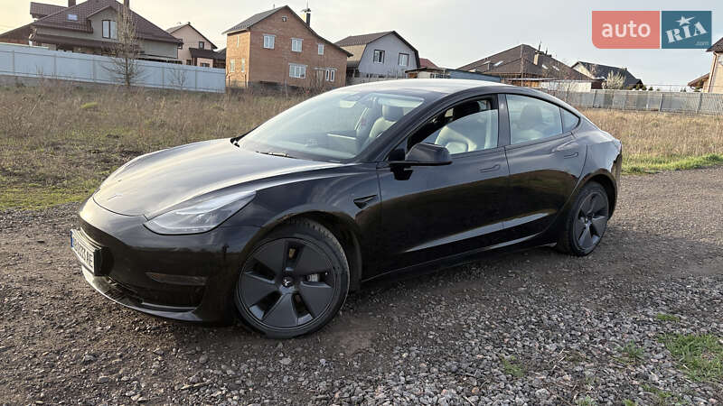 Tesla Model 3 (2022)
