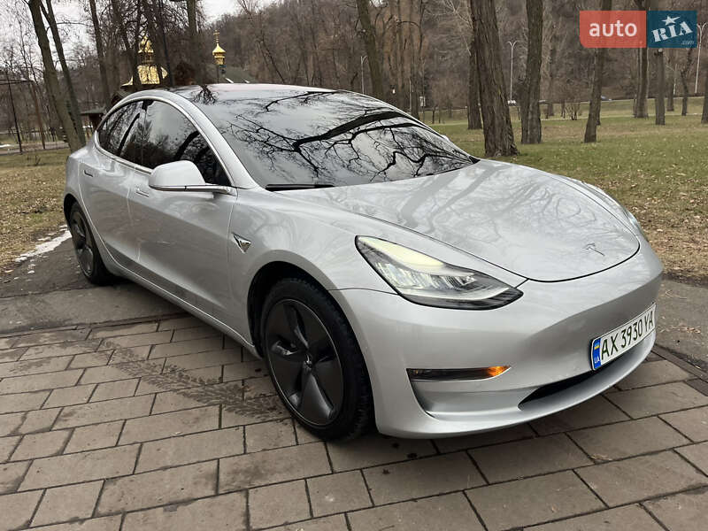 Tesla Model 3 (2018)