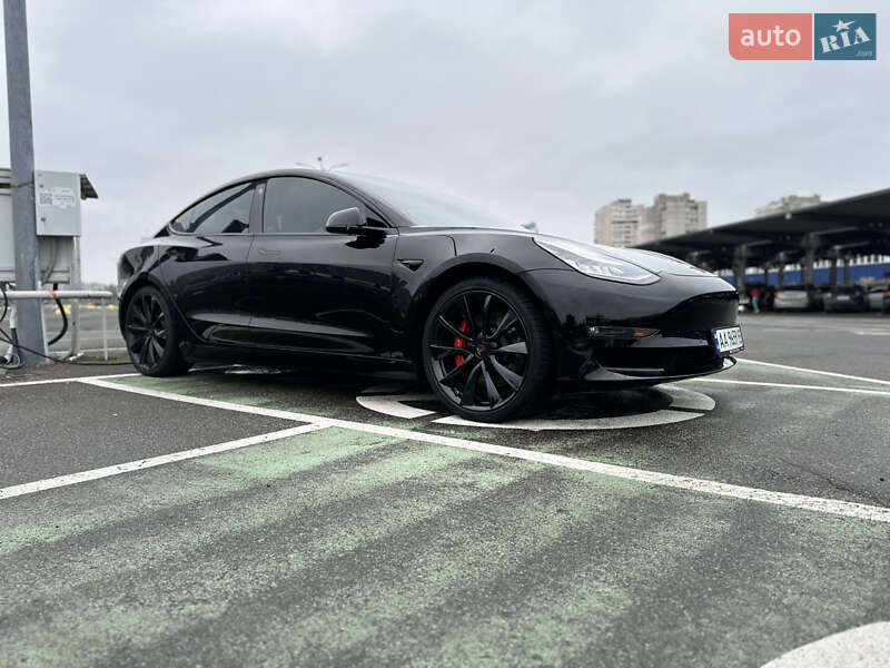 Tesla Model 3 (2019)
