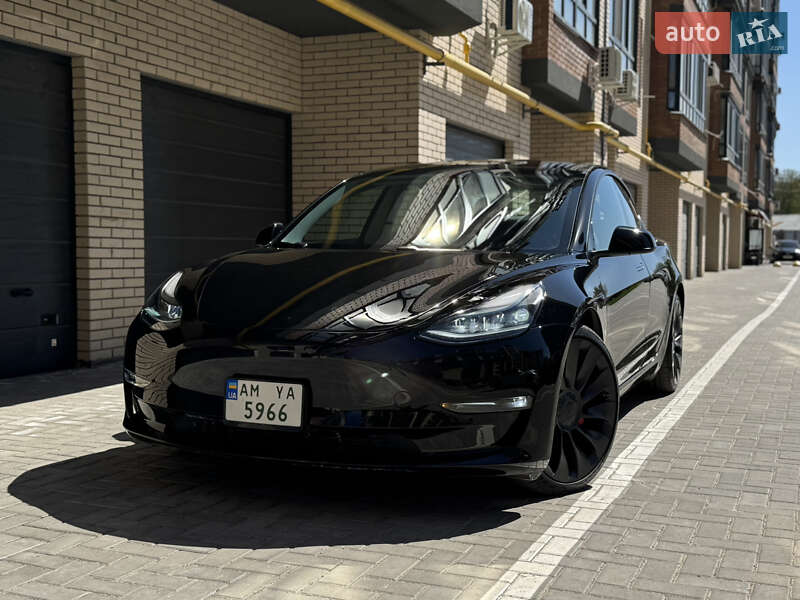 Tesla Model 3 (2021)