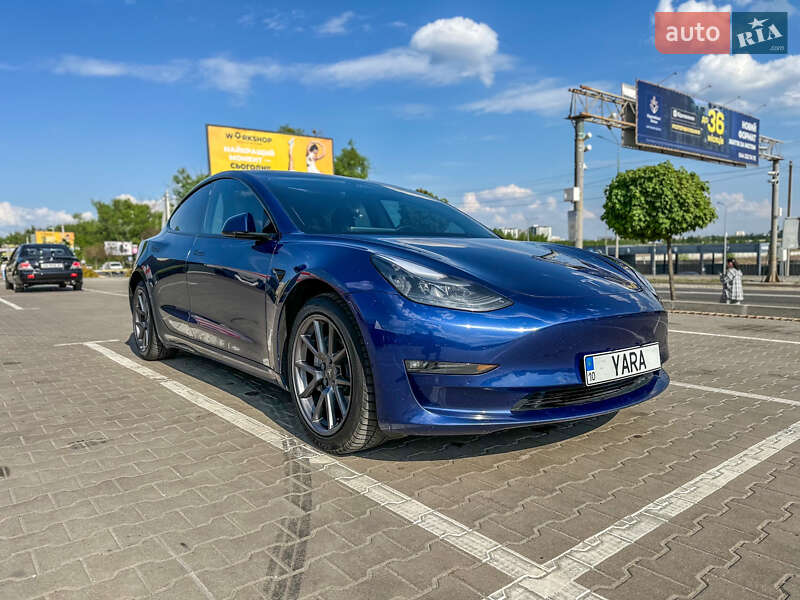 Tesla Model 3 (2021)
