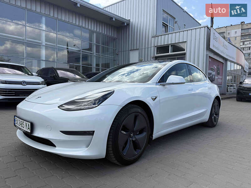 Tesla Model 3 (2020)