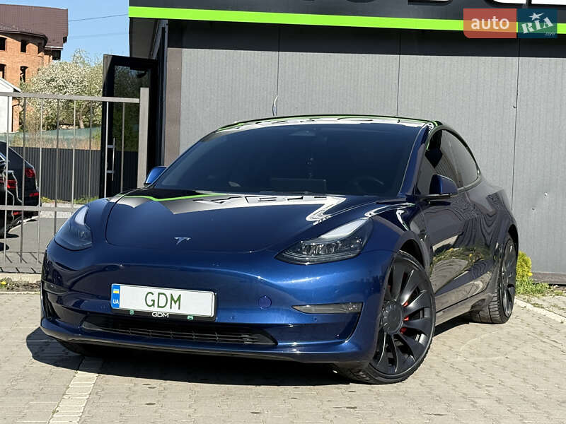 Tesla Model 3 (2022)