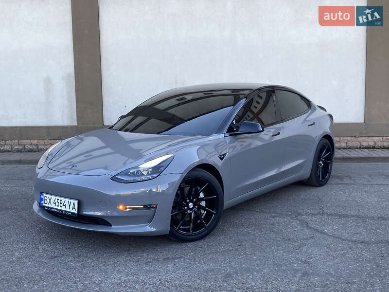 Tesla Model 3 (2019)
