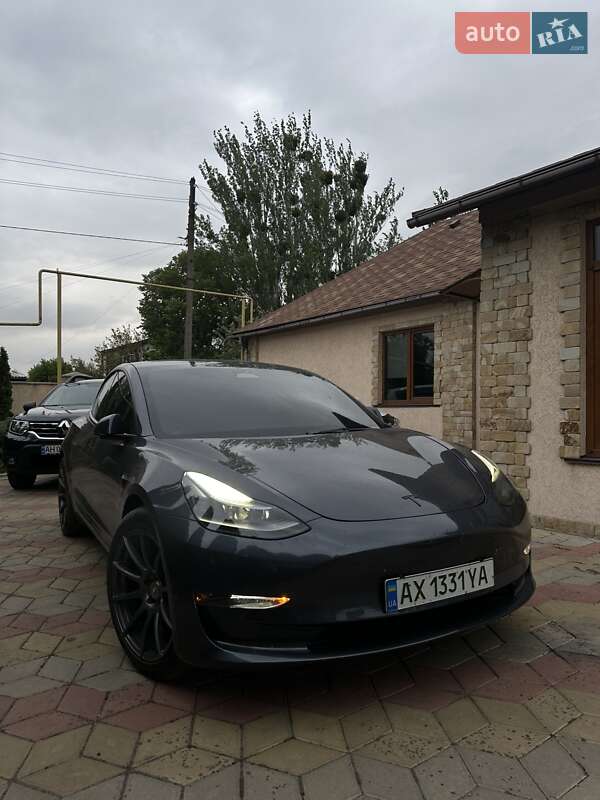 Tesla Model 3 (2023)