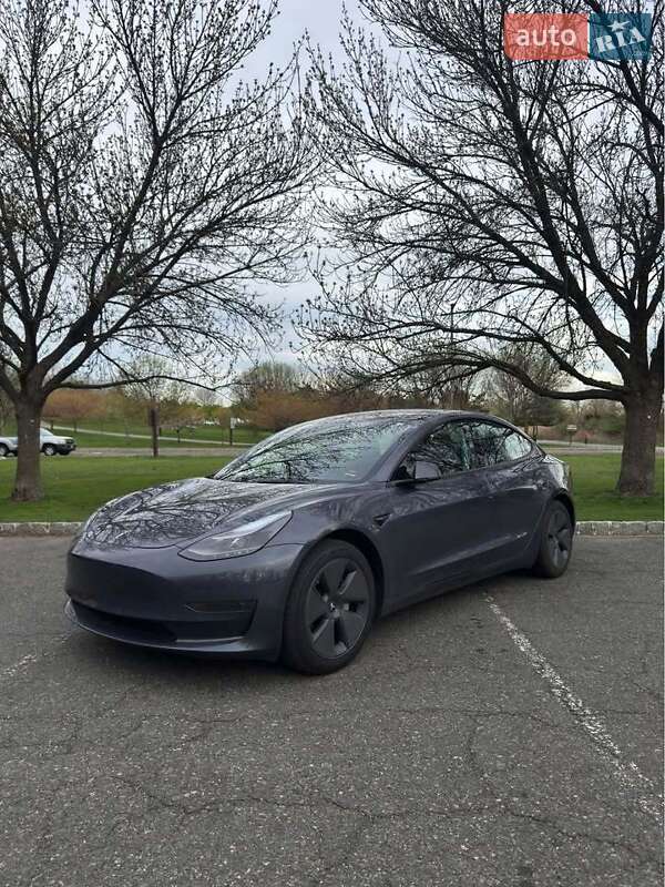 Tesla Model 3 (2018)