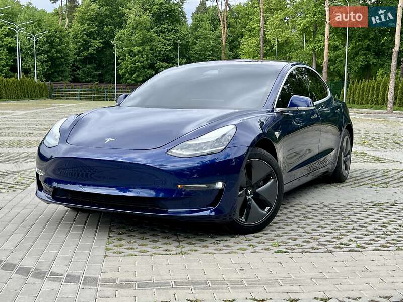 Tesla Model 3 (2018)