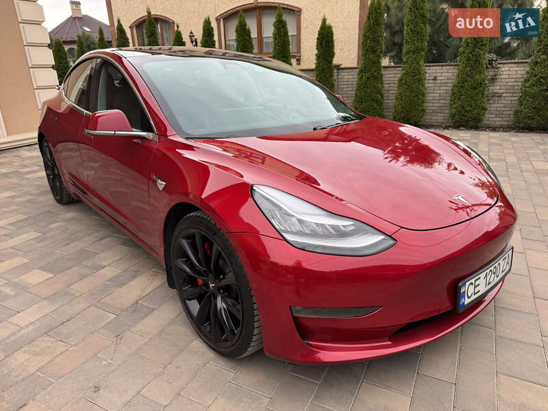 Tesla Model 3 (2019)