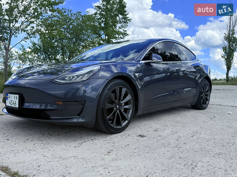 Tesla Model 3 (2018)