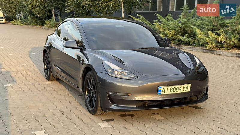 Tesla Model 3 (2022)