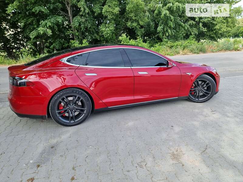 Tesla Model s (2014)