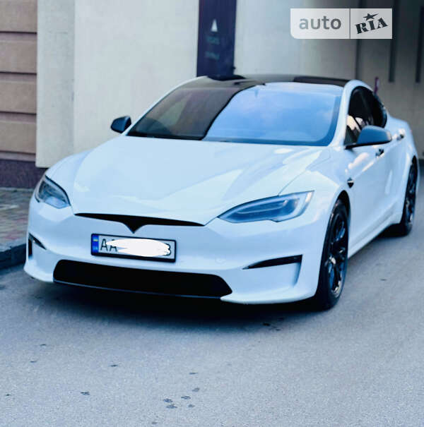 Tesla Model s (2021)
