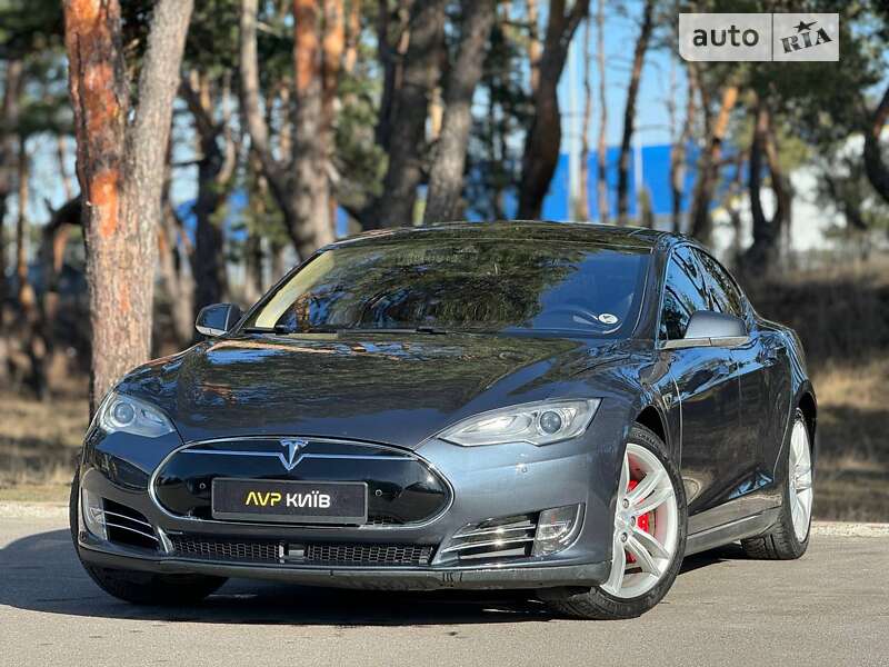 Tesla Model s (2014)
