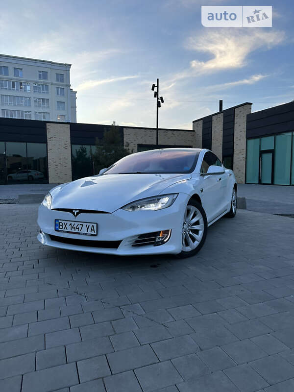 Tesla Model s (2017)