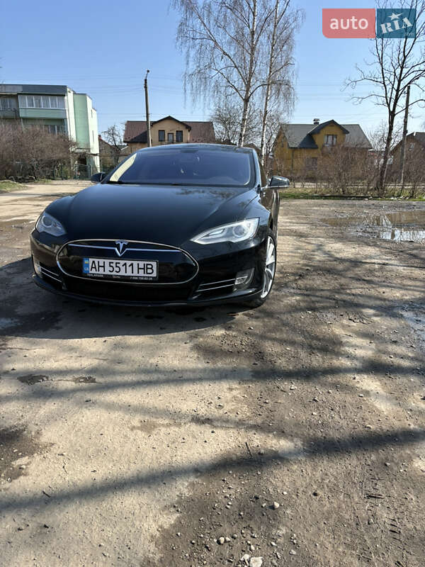 Tesla Model s (2014)