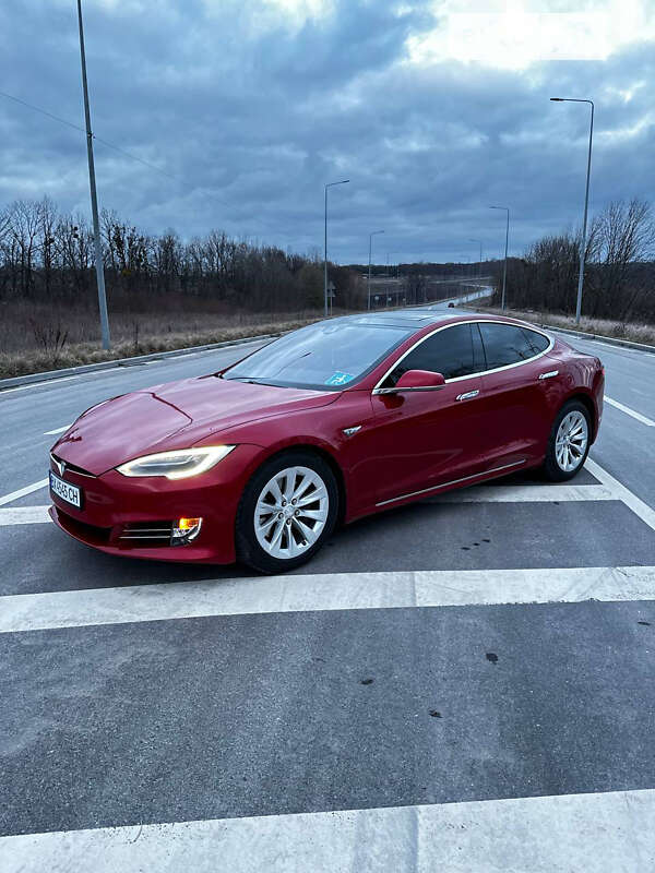 Tesla Model s (2016)