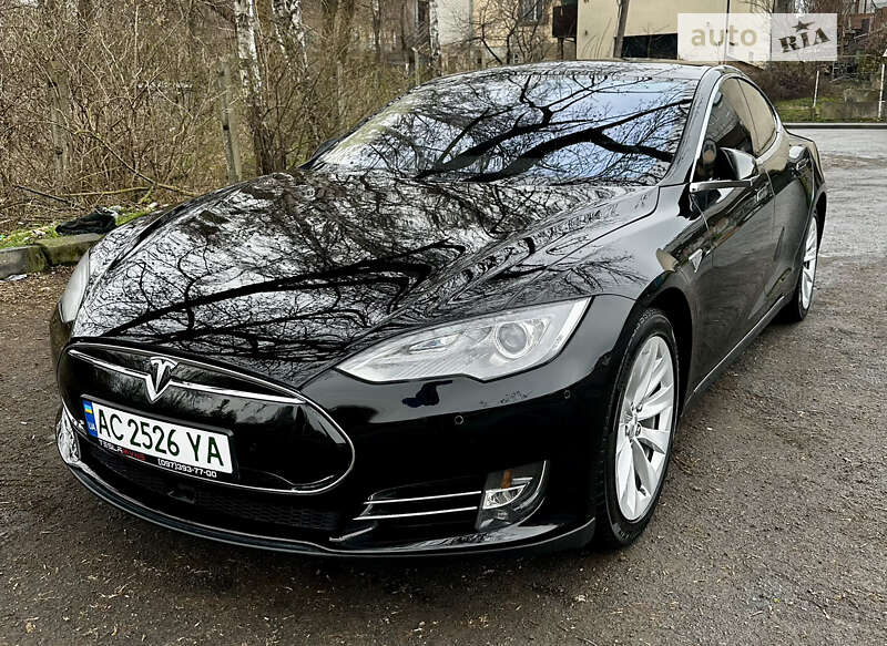 Tesla Model s (2014)