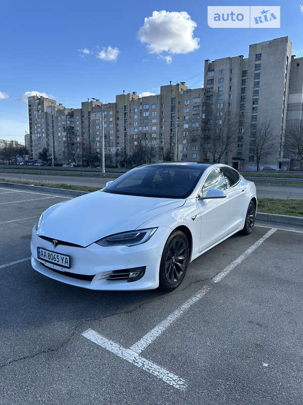 Tesla Model s (2018)