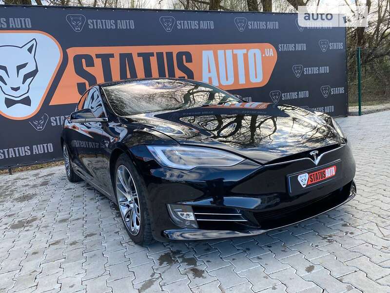 Tesla Model s (2017)