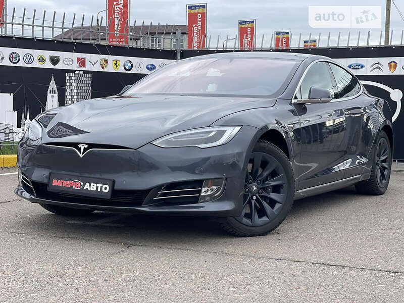 Tesla Model s (2018)